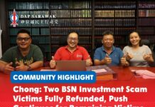 Chong: Two BSN scam victims fully refunded, push continues for remaining victims Stampin MP Chong Chieng Jen (two from left) with BSN Makmur Investment scam victims Mr Chai and Mr Yeo after they received full refunds of their investments.