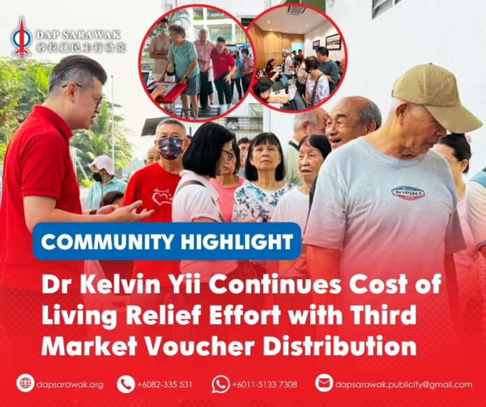 Residents queue at the DAP Kuching Headquarters during the third Market Voucher Distribution Programme organised by Bandar Kuching MP Dr Kelvin Yii Lee Wuen’s Service Centre, aimed at easing the burden of rising living costs while supporting local market traders.