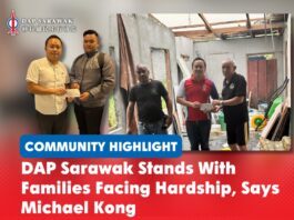 DAP Sarawak stands with families facing hardship, says Michael Kong Michael Kong hands over assistance to families affected by the recent storm and the family of the late Japin Kemin, reaffirming DAP Sarawak’s commitment to standing with the community during difficult times.