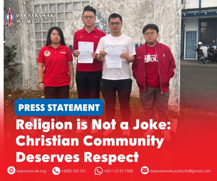 (From left to right) DAPSY Sarawak Treasurer Lesley Chong, Secretary George Lam, Deputy Chief Soo Tien Ren, and Publicity Secretary Daphne Chong lodged a report at the Sekama police station.