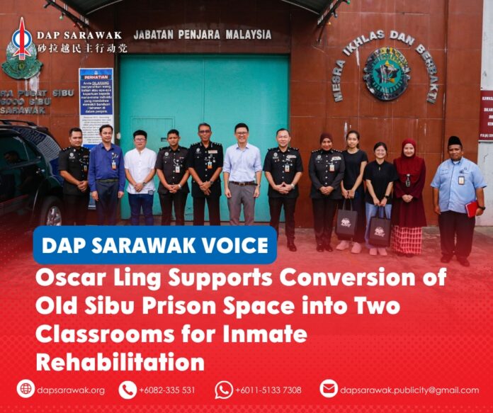 Oscar Ling Chai Yew during his recent visit to Sibu Central Prison, where he discussed overcrowding, ageing facilities and efforts to strengthen inmate rehabilitation through education, counselling and character-building programmes.