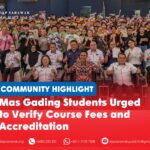 Mas Gading students urged to verify course fees and accreditation Mordi with recipients of the 2026 Mas Gading Further Studies Incentive, now in its fifth year, with RM135,500 allocated to 271 recipients.