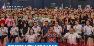 Mas Gading students urged to verify course fees and accreditation Mordi with recipients of the 2026 Mas Gading Further Studies Incentive, now in its fifth year, with RM135,500 allocated to 271 recipients.