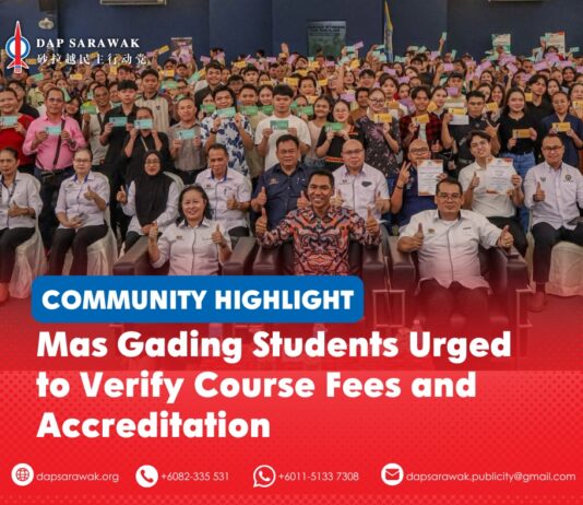 Mas Gading students urged to verify course fees and accreditation Mordi with recipients of the 2026 Mas Gading Further Studies Incentive, now in its fifth year, with RM135,500 allocated to 271 recipients.