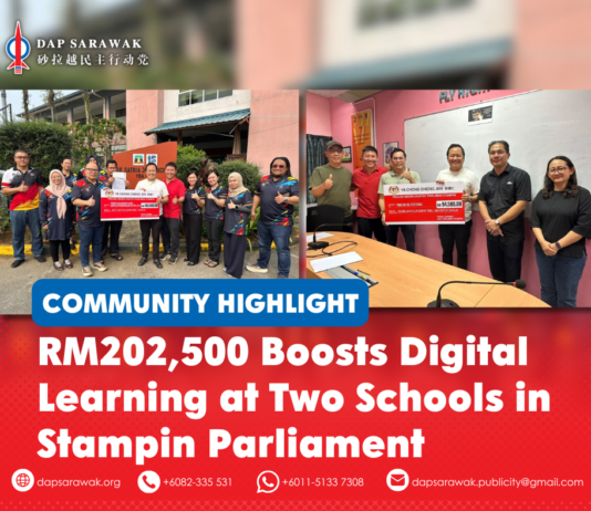 RM202,500 boosts digital learning at two schools in Stampin Parliament Michael Kong hands over allocations totalling RM202,500 to SK Satria Jaya and SK Sungai Stutong for Smart Interactive TVs.